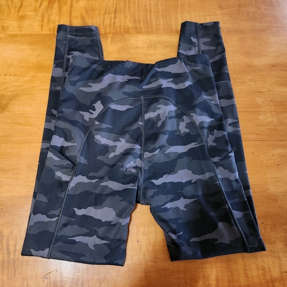 Athleta Ultimate Camo Tight Small High Rise - Picture 3 of 5